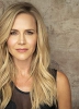 photo Julie Benz